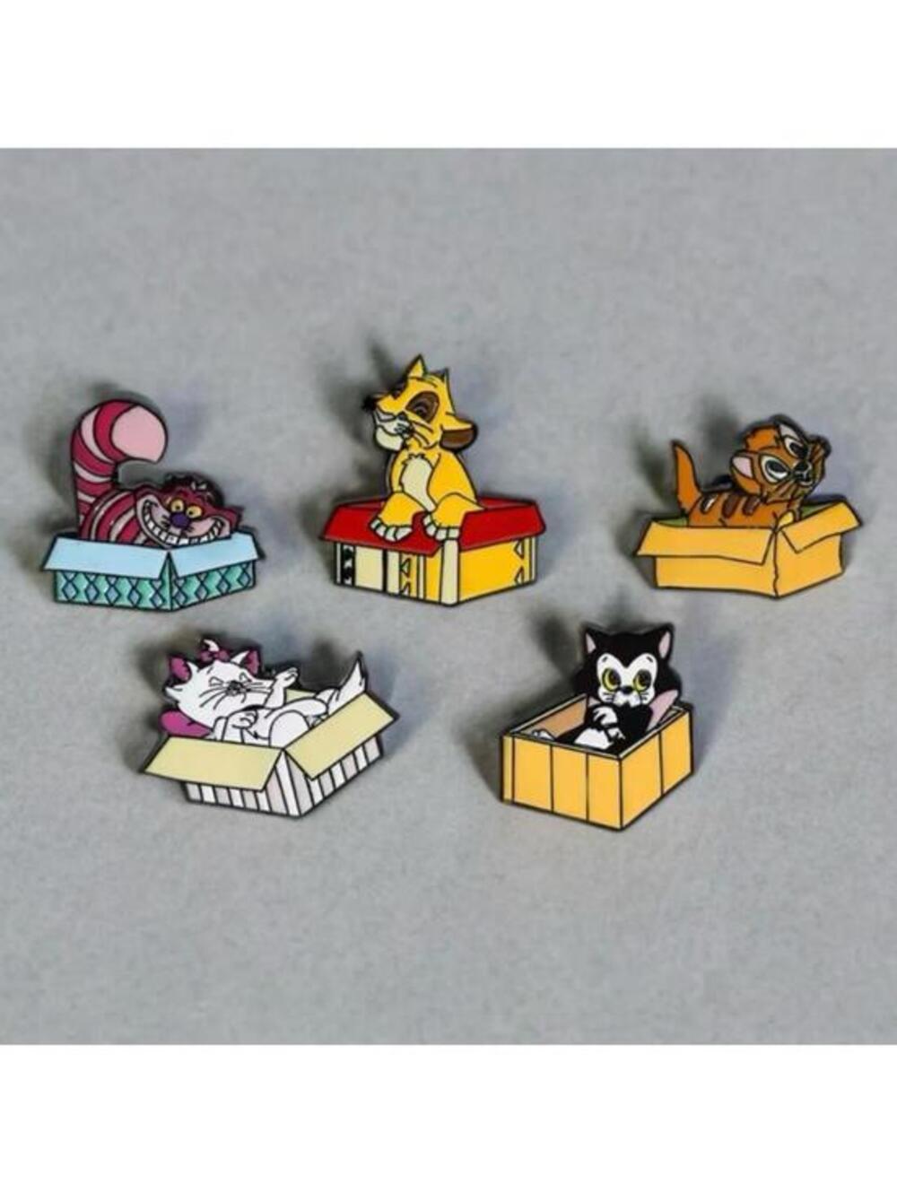 Fantasy Pin Set Disney Cats in Boxes 5 Pcs Cheshire Cat Simba Figaro Marie Lion